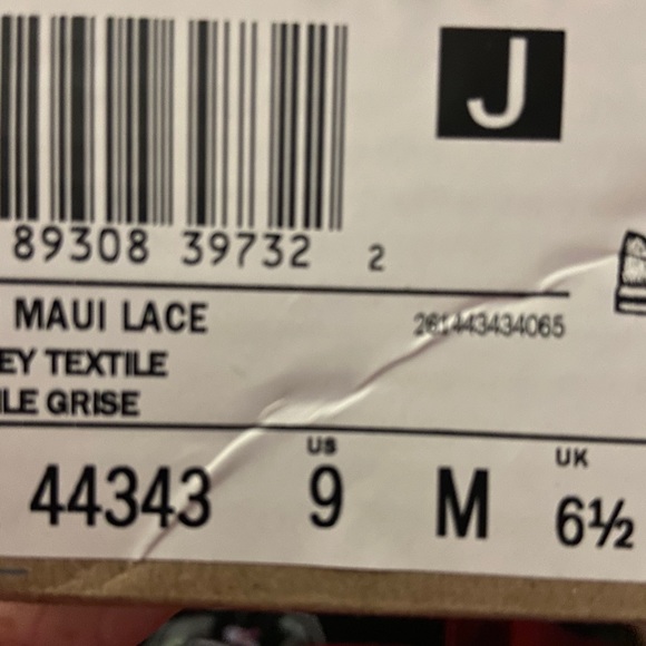 Clark sneakers size 9. Bnib - Picture 3 of 7